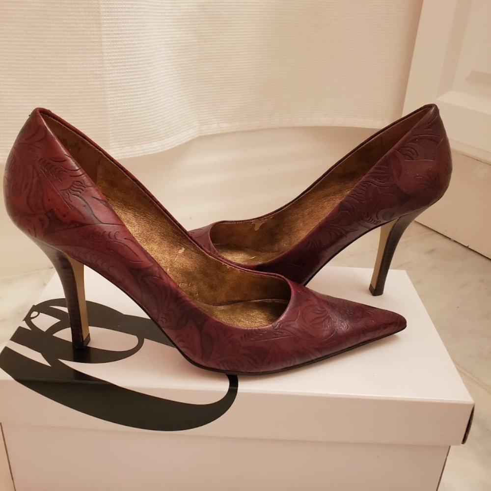 EUC Nine West Freda Heels - Picture 4 of 8